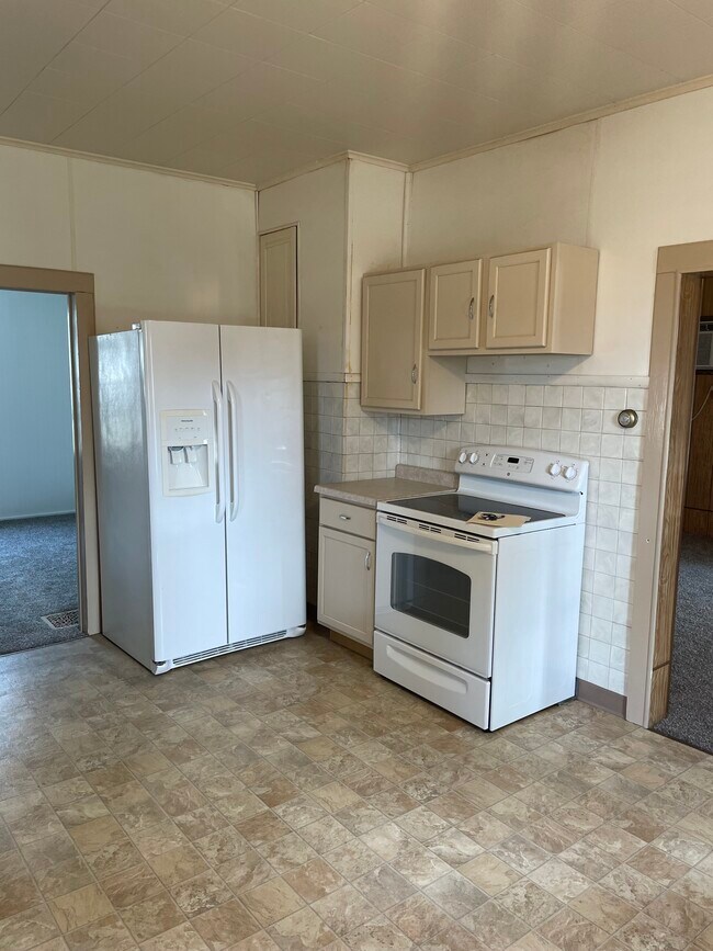 Building Photo - 325 7th St SW