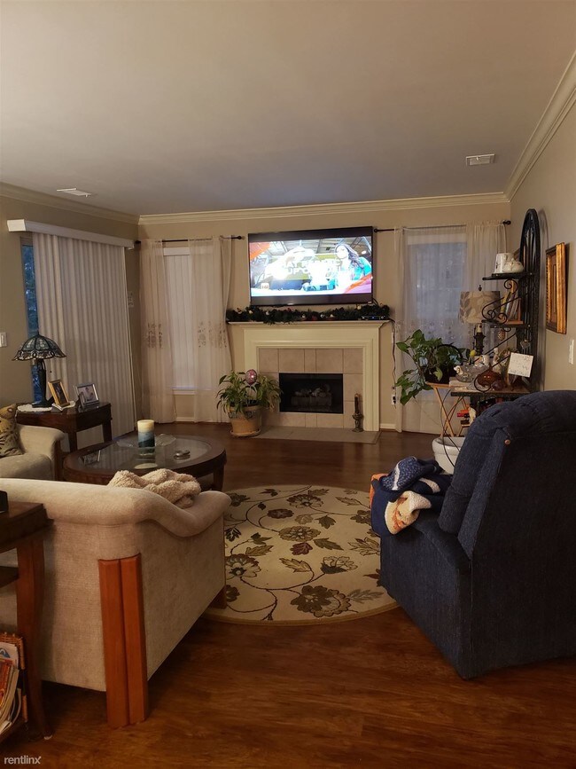 Building Photo - 2 br, 2 bath Condo - Silvercreek Condominiums