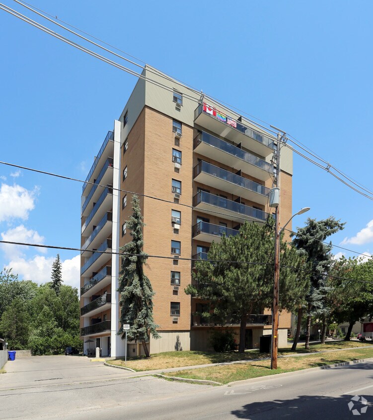 Sunset Manor Apartments 498 Queens Ave London, ON