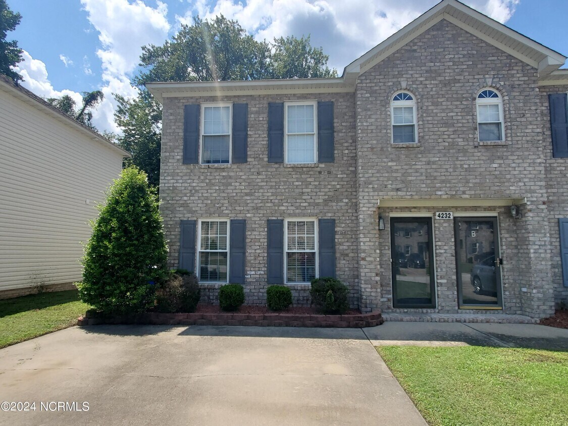 Primary Photo - 4232 Brook Creek Ln