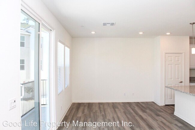 Building Photo - 452 Fitzpatrick Rd
