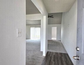 Building Photo - 13427 Juniper Point Dr