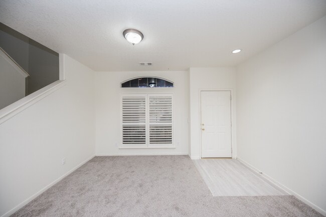 Building Photo - 2922 Copper Cliff Dr