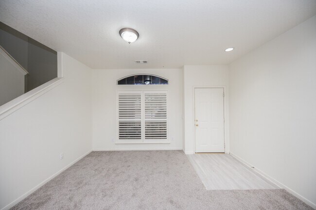 Foto del edificio - 2922 Copper Cliff Dr
