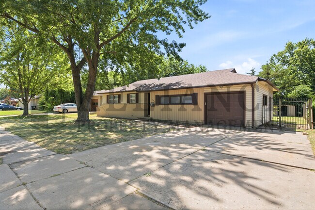 Foto del edificio - 2103 W Columbine Ln