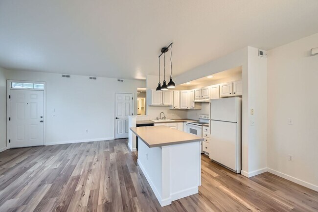 Foto del edificio - 640 Gooseberry Dr