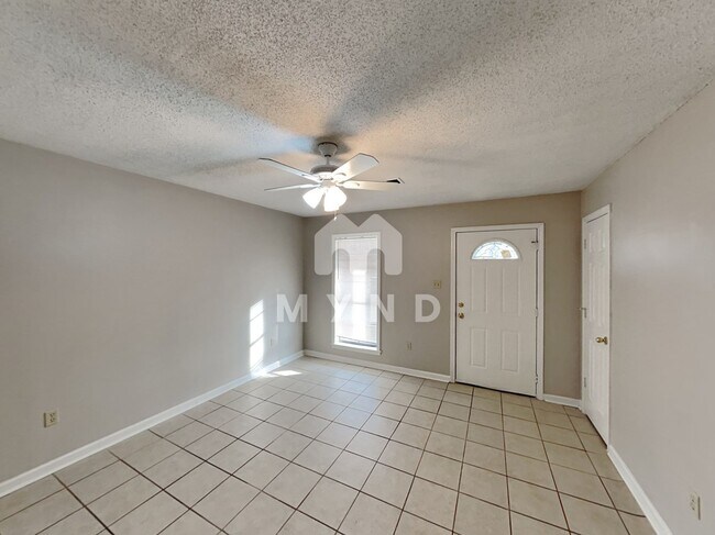 Building Photo - 10482 Lafayette Dr