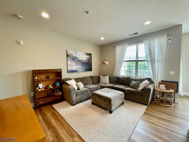 Foto del edificio - 5117 Sanctuary Boulevard