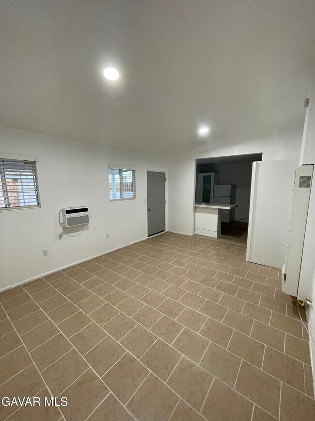 Foto del edificio - 369 E Avenue R4