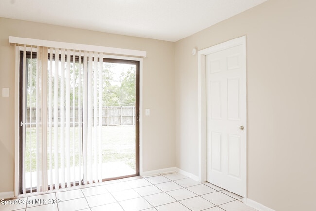 Building Photo - 1658 Wainwright St SE