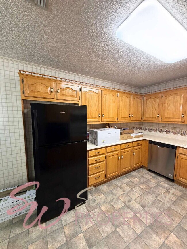 Foto del edificio - 2 bedroom 2 bath well maintained home close to city park!