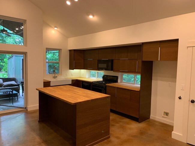 Foto del edificio - 420 S Church Ave