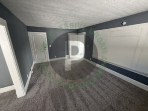 Building Photo - 15005 Lucknow Ave
