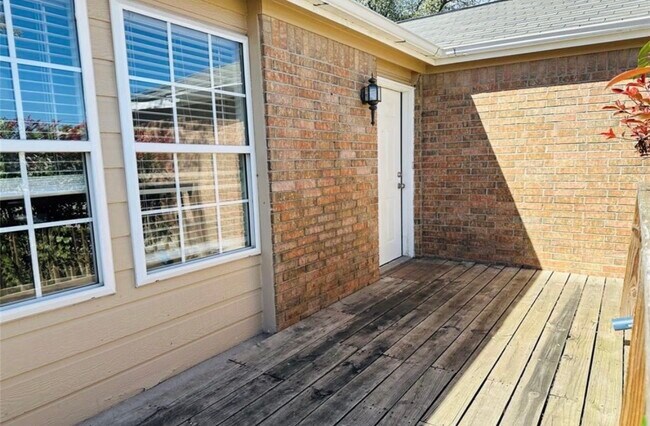 Front Porch - 117 Bellair Dr