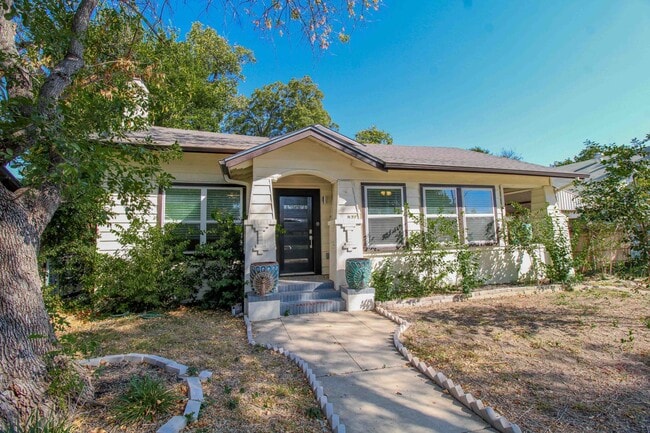 Photo - 931 W Gramercy Pl House