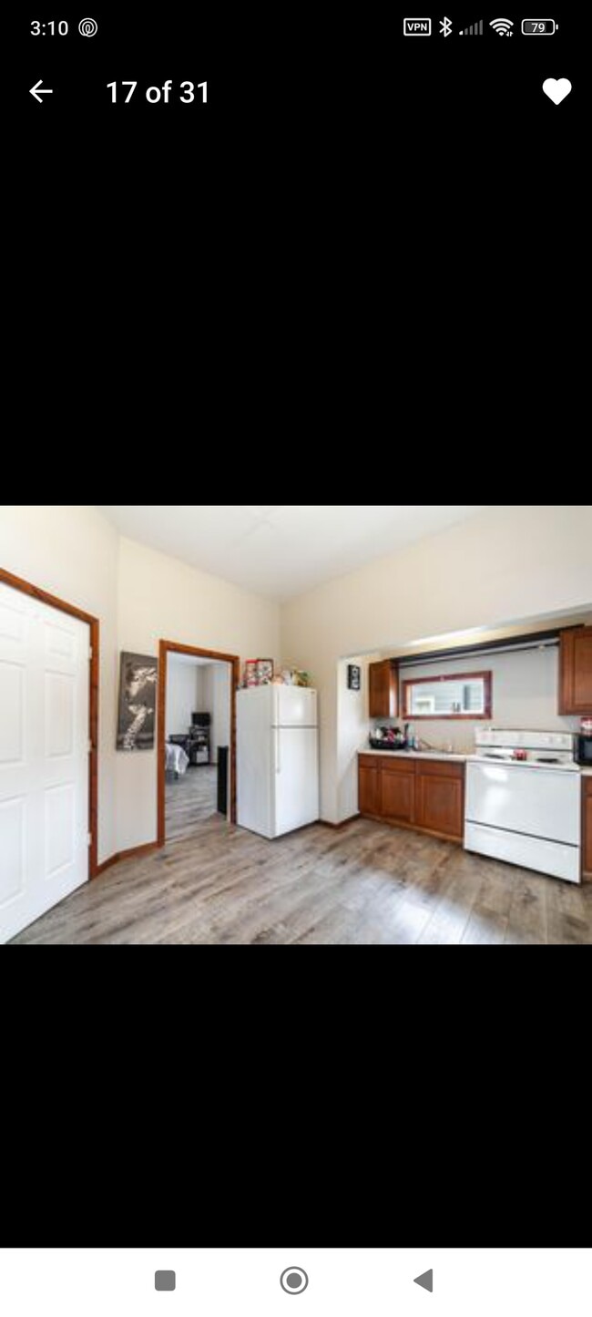 Building Photo - 813 3rd St