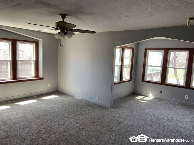 Building Photo - Beautifully Remodeled SFH in Plato Availab...