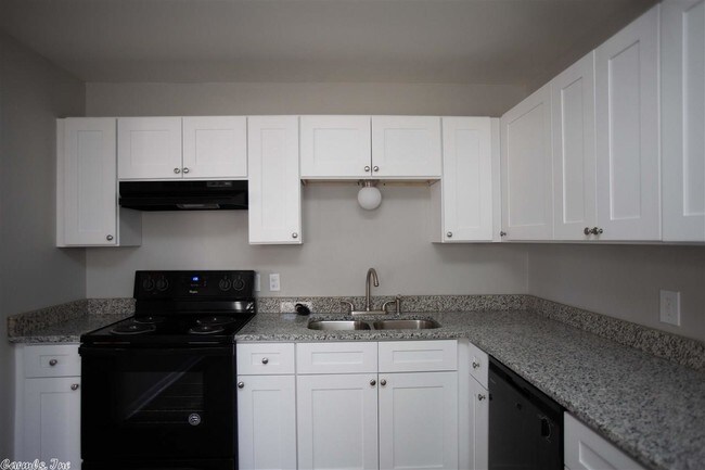 Building Photo - 6501 Pecan Ln