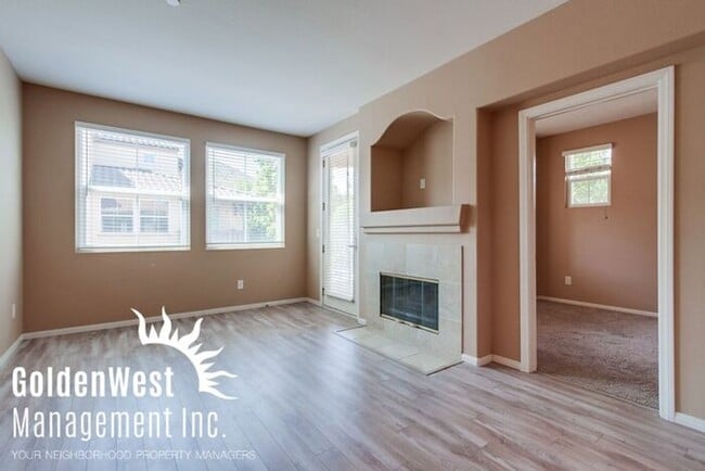 Building Photo - Beautiful 3Bdm 2Ba home in San Elijo Hills!