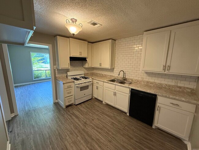 Building Photo - 24 S Wakefield Dr