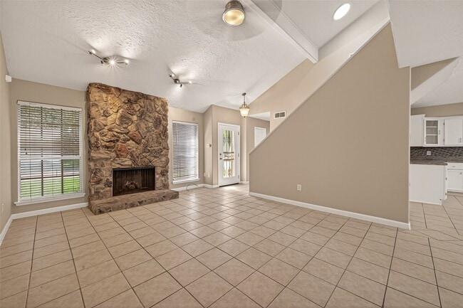 Foto del edificio - 12303 W Village Dr