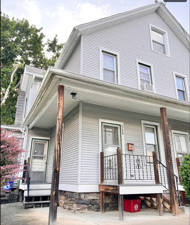 Foto del edificio - 329/331 N Lincoln