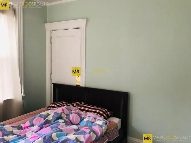 Foto del edificio - 382 Riverway St