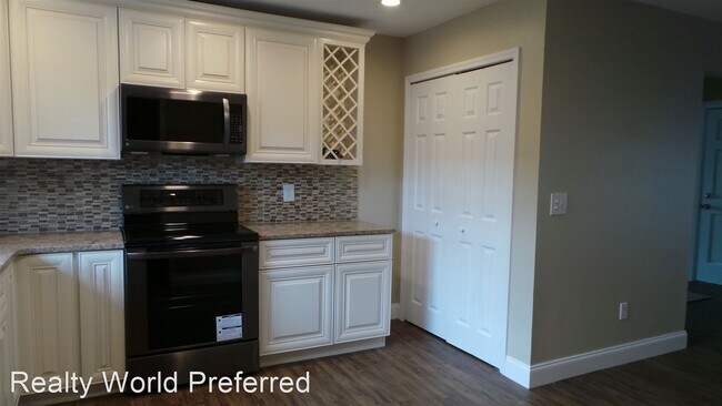 Building Photo - 4 br, 2 bath House - 125 E. Cottesmore Circle