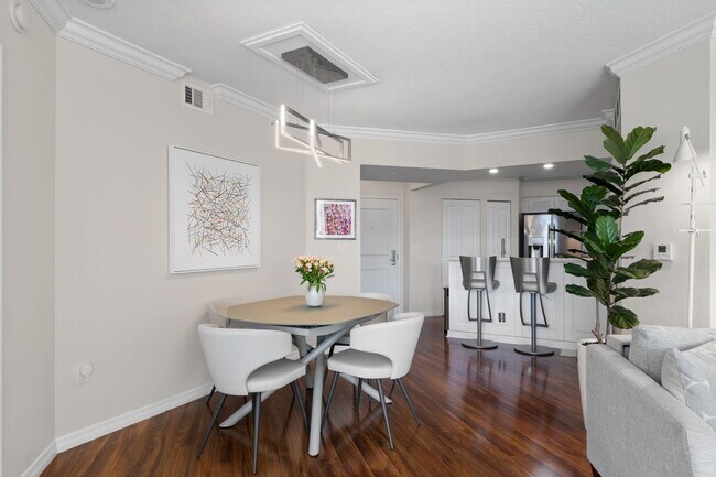 Foto del edificio - 347 N New River Dr E