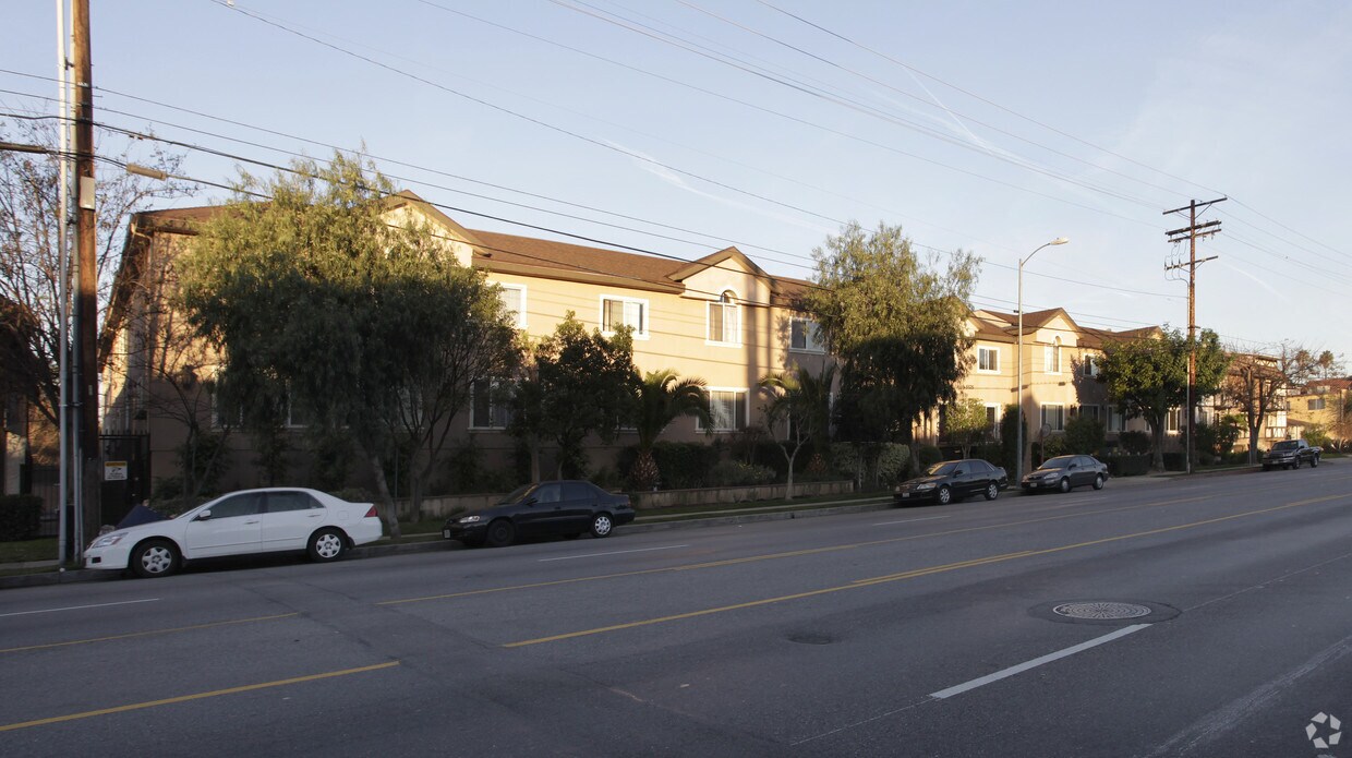 Foto principal - Woodman Townhomes