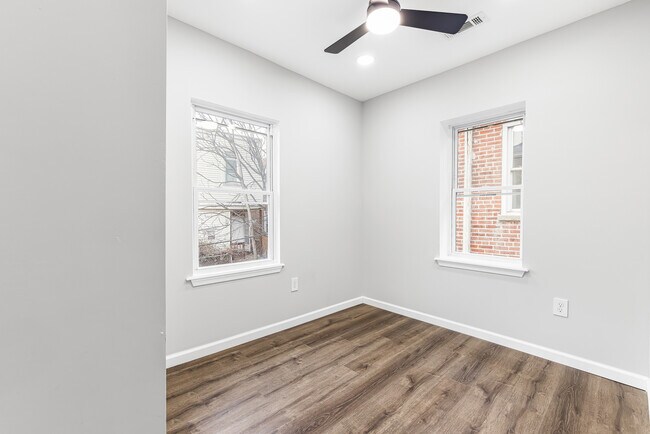 Foto del edificio - 515 Delamore Pl