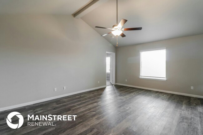 Building Photo - 421 St James Pl