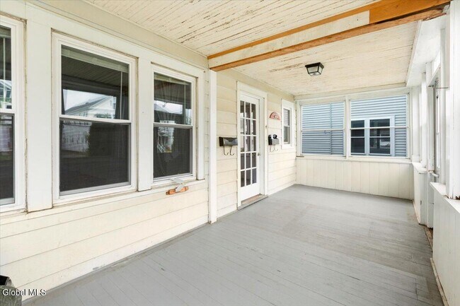 Foto del edificio - 4 Edison Ave