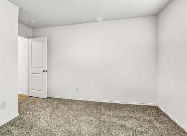 Foto del edificio - 10543 Sewell Cir