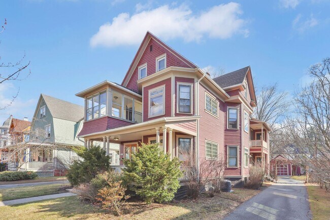 Foto del edificio - 65 Firglade Ave