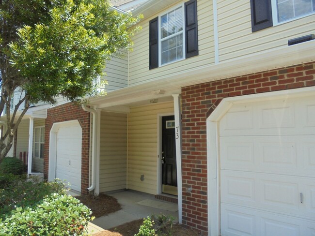 Building Photo - Townhouse with 2 bedrooms, 2.5 Baths, and ...