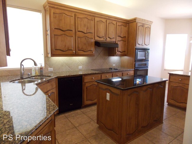 Building Photo - 12601 Desert Marigold Ln NE