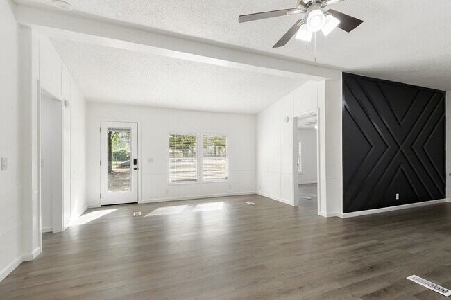 Foto del edificio - 36375 Longleaf Dr