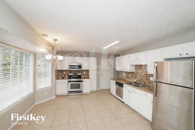 Building Photo - 5830 Burdett Ridge Dr