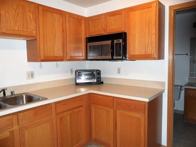 Building Photo - Long Term Rental- 716C Anemone Trail