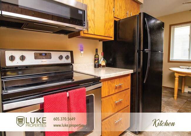 Foto del edificio - 2 Bedroom Apartment with Attached Garage!