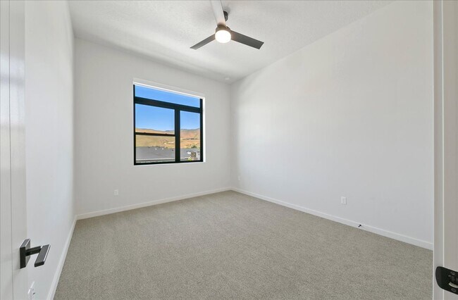 Foto del edificio - 4340 E Haystack St