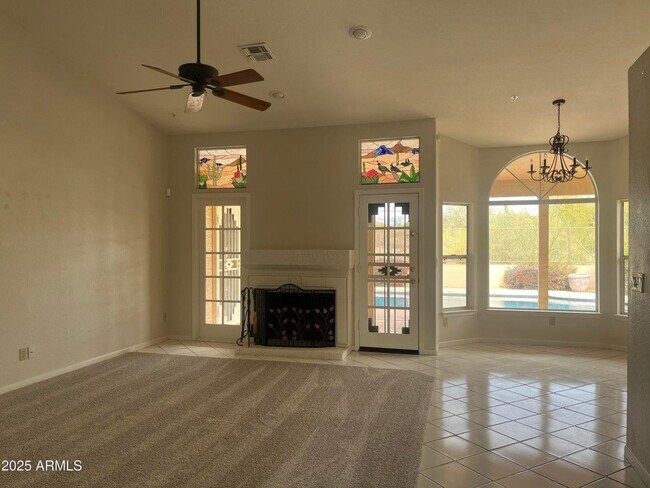 Foto del edificio - 9440 E Palm Tree Dr