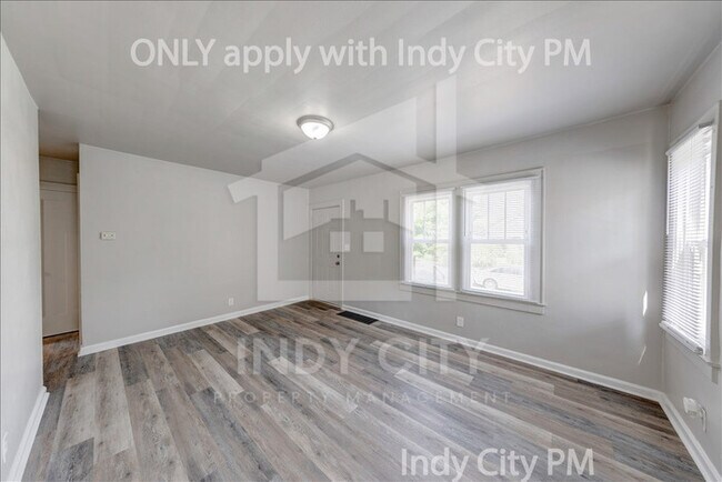 Foto del edificio - 1326 N Gladstone Ave