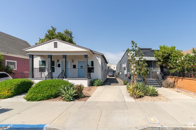 Streetview of Both Avenue 19 Exterior Fronts - 221 S Avenue 19