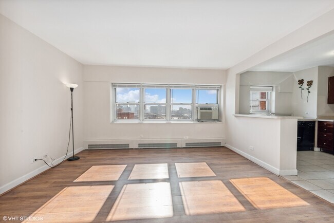 Foto del edificio - 4960 N Marine Dr