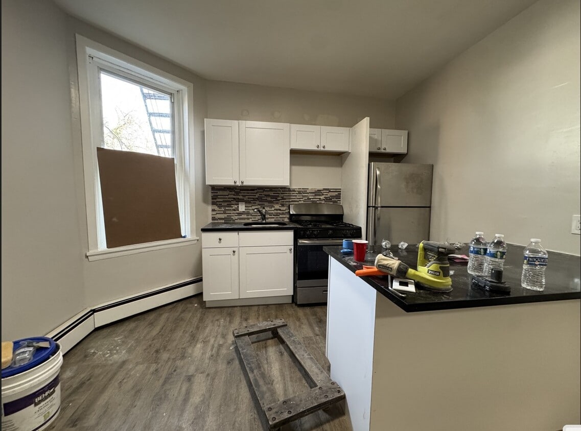 Primary Photo - 176 Ocean Ave