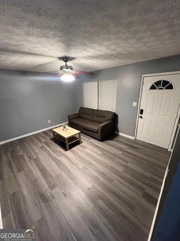 Foto del edificio - 35 Darwin Dr