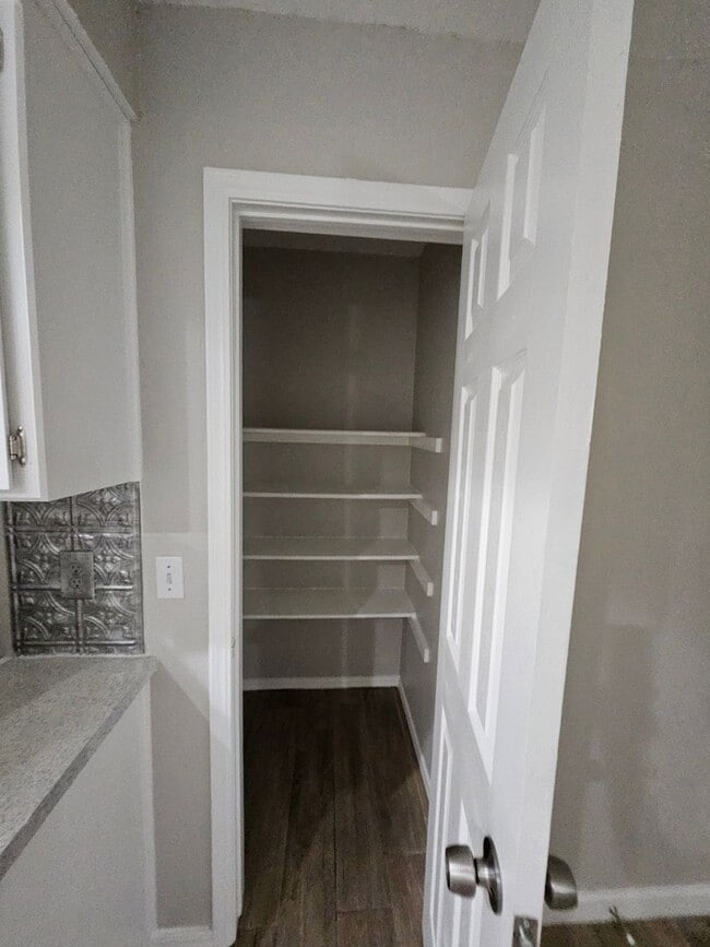 Building Photo - Beautiful 3 bed 2 bath house, Ready for Re...