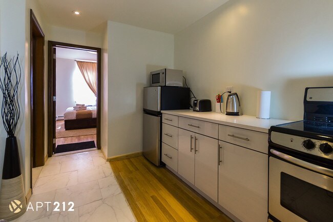 Foto del edificio - 348 E 51st St